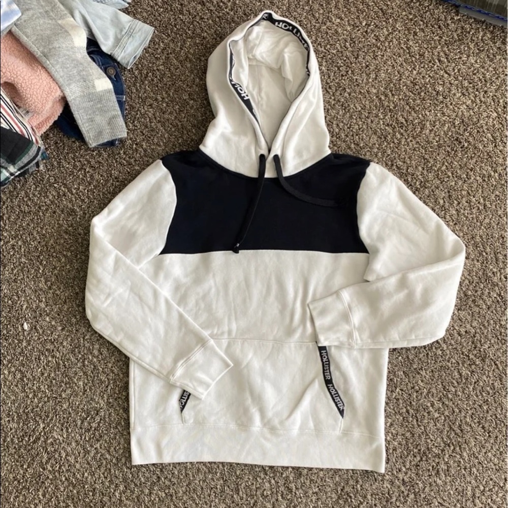 Men’s hollister hoodie